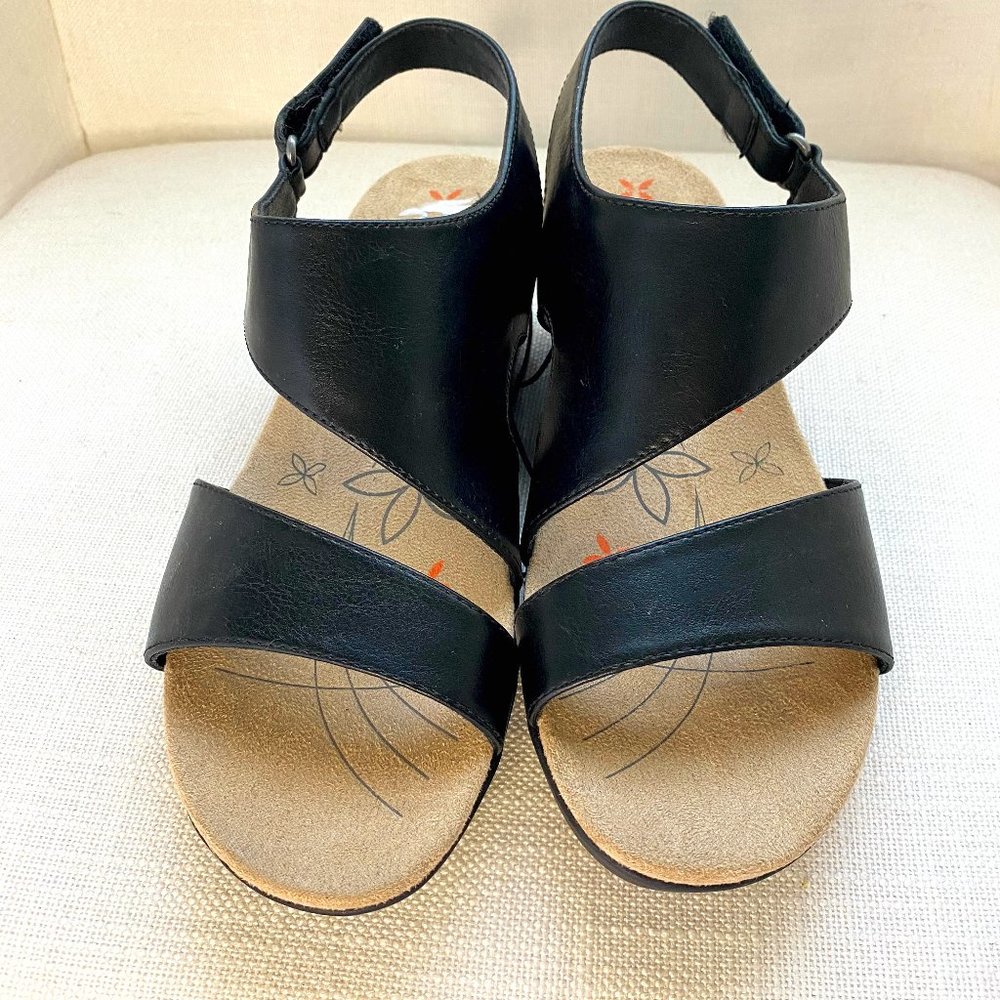 Baretraps platform sandals New size 8